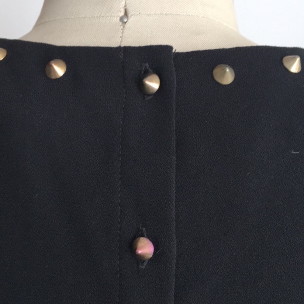 EUC Zara Women’s Black Shift w/ Gold Grommets 🔥🔥 - Picture 4 of 7
